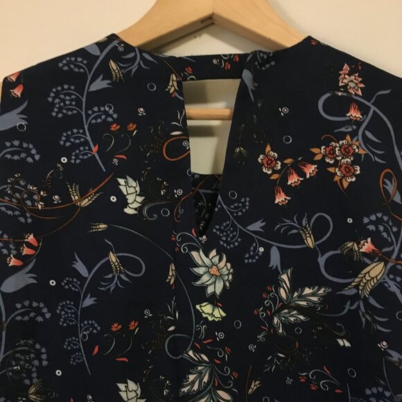 Vero Moda Floral Print Keyhole Sleeveless Blouse - Picture 5 of 14